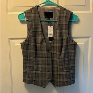 Banana Republic Black and White Checkered Vest p2p measurement 17in